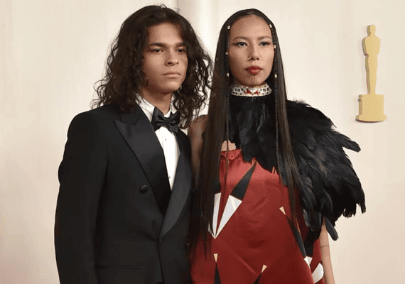 Red Berry Woman is Vogue Magazine’s Editor-in-Chief’s “Best Dressed” at the 2024 Oscars Red Berry Woman is Vogue Magazine’s Editor-in-Chief’s “Best Dressed” at the 2024 Oscars