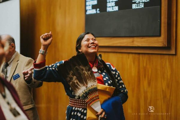 North Dakota Democrat Ruth Buffalo takes oath in traditional regalia! North Dakota Democrat Ruth Buffalo takes oath in traditional regalia!
