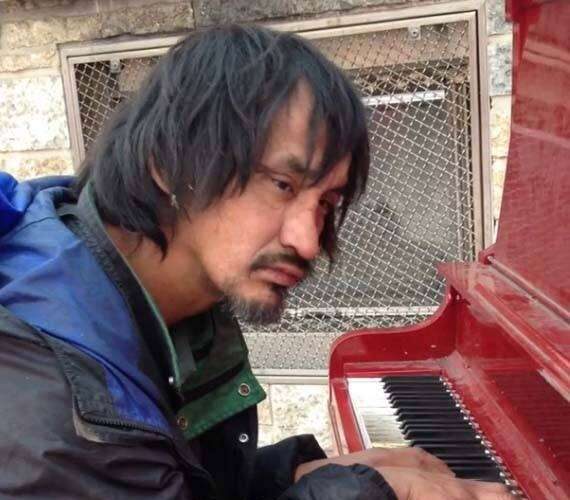 Viral Video: First Nations Piano Man Delights Internet