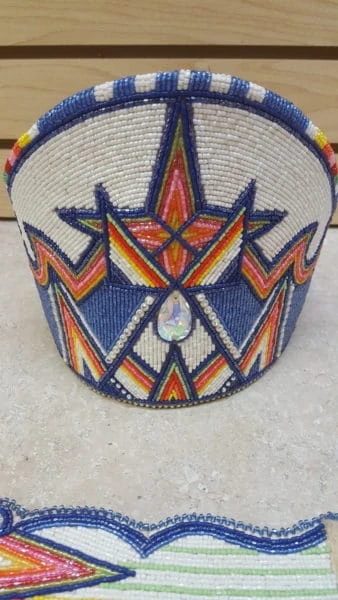 NICE 9 PIECE CUT BEADED TIPI DESIGN NATIVE AMERICAN INDIAN CROWN AND BEADED SET – eBay Find of the Week